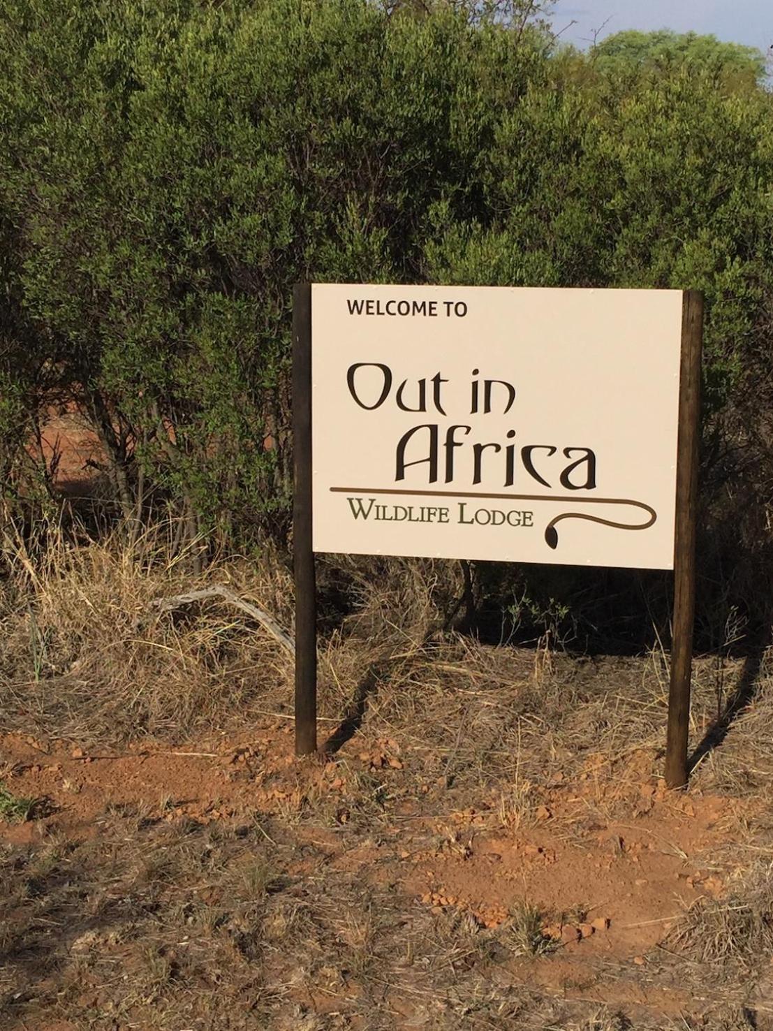 Out In Africa Wildlife Lodge Hammanskraal Buitenkant foto
