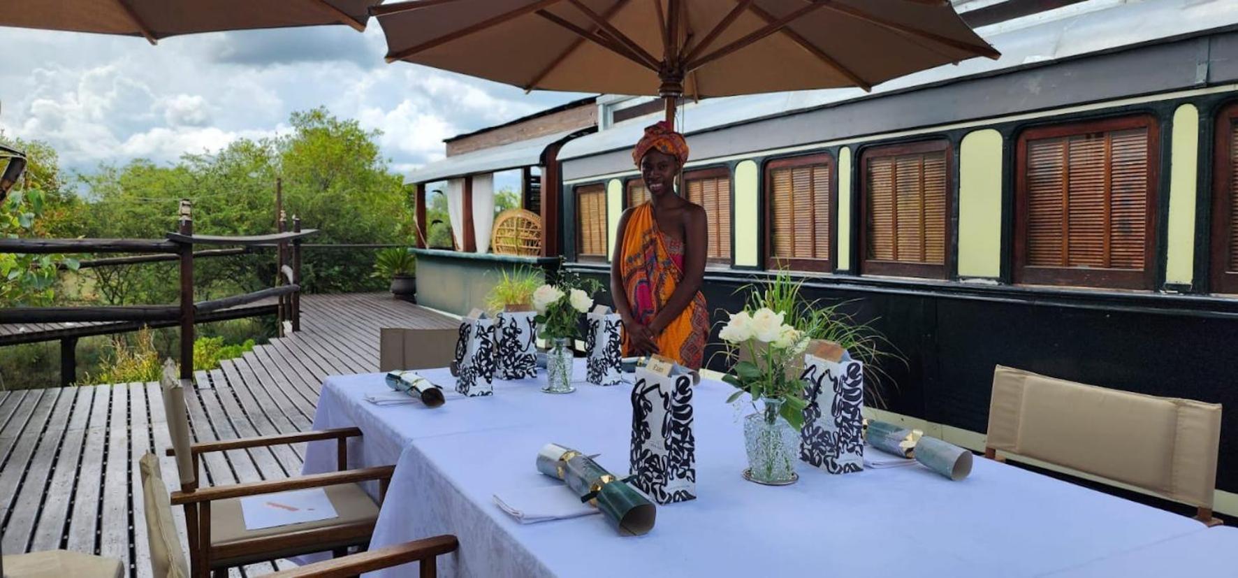 Out In Africa Wildlife Lodge Hammanskraal Buitenkant foto